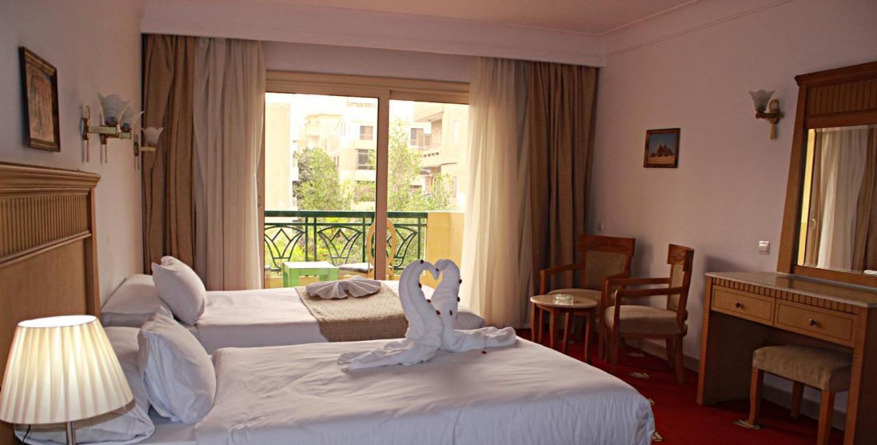 Regency Pyramids Hotel Kafrat al Jabal Exterior photo