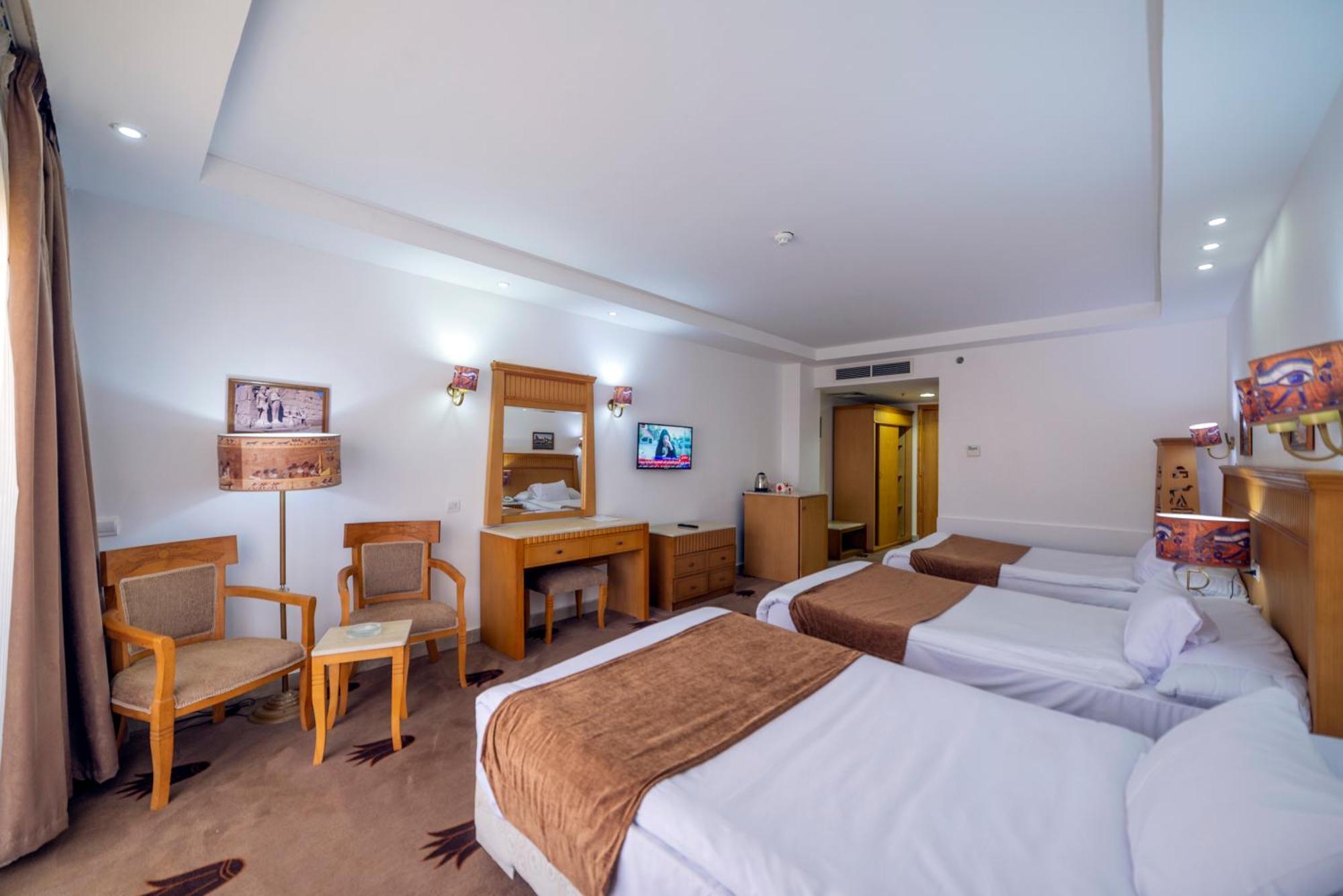 Regency Pyramids Hotel Kafrat al Jabal Exterior photo