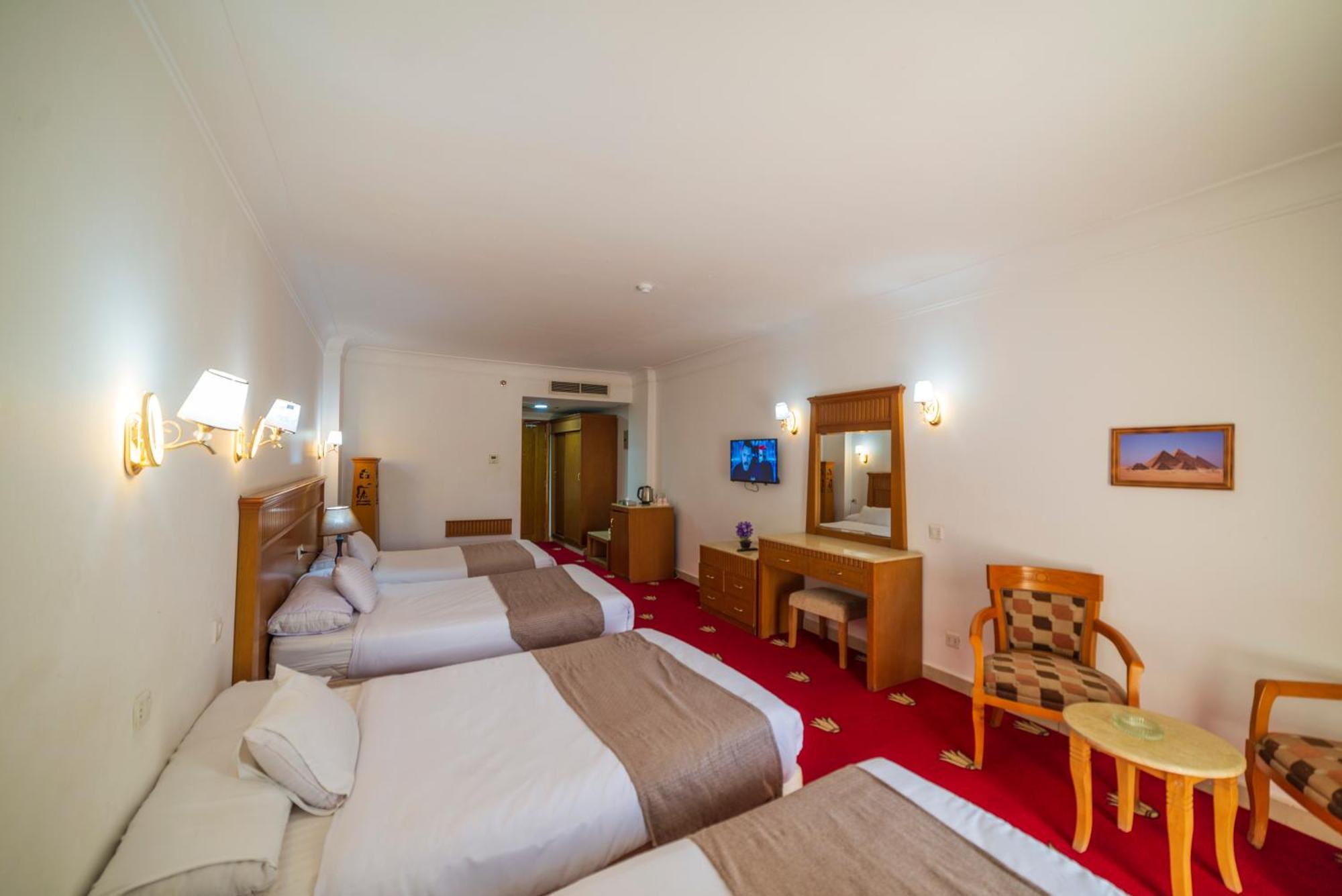 Regency Pyramids Hotel Kafrat al Jabal Exterior photo