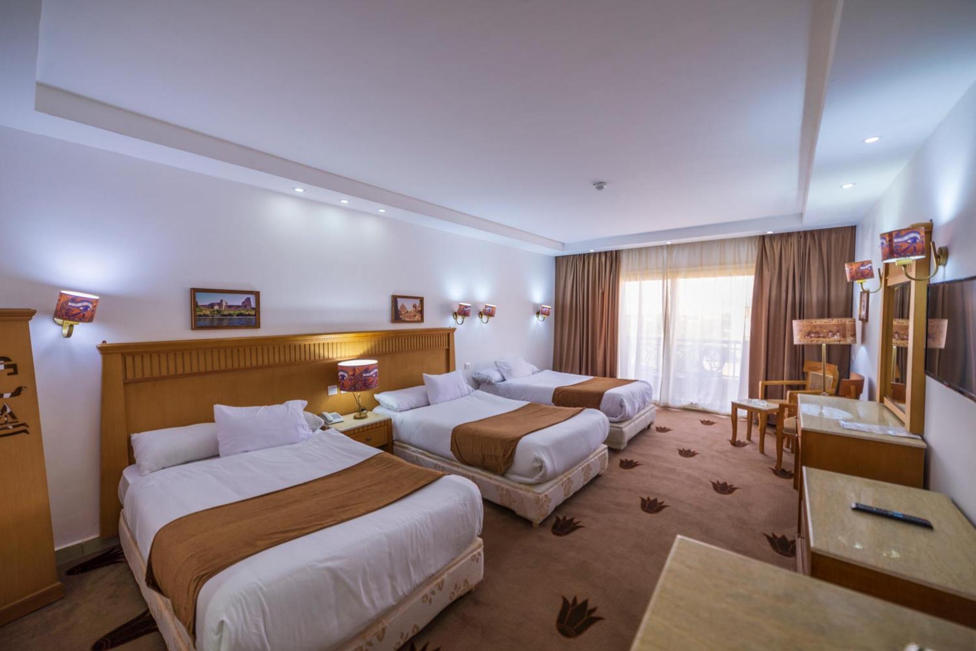 Regency Pyramids Hotel Kafrat al Jabal Exterior photo